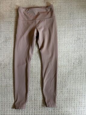 High-Waist Lululemon Leggings in Mauve